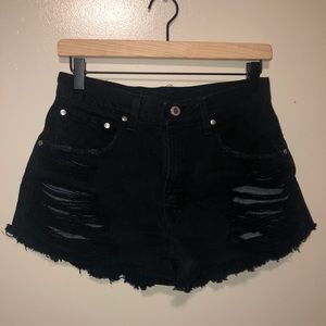 denim black levi’s shorts